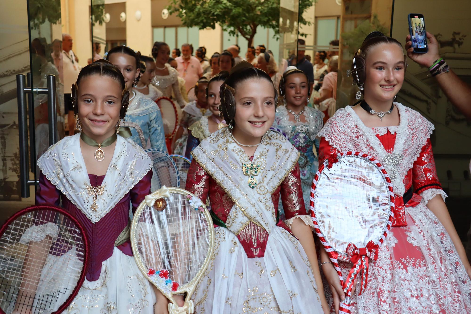 Las candidatas a Fallera Mayor e Infantil de València 2024 cierran la Fira en la Batalla de Flores