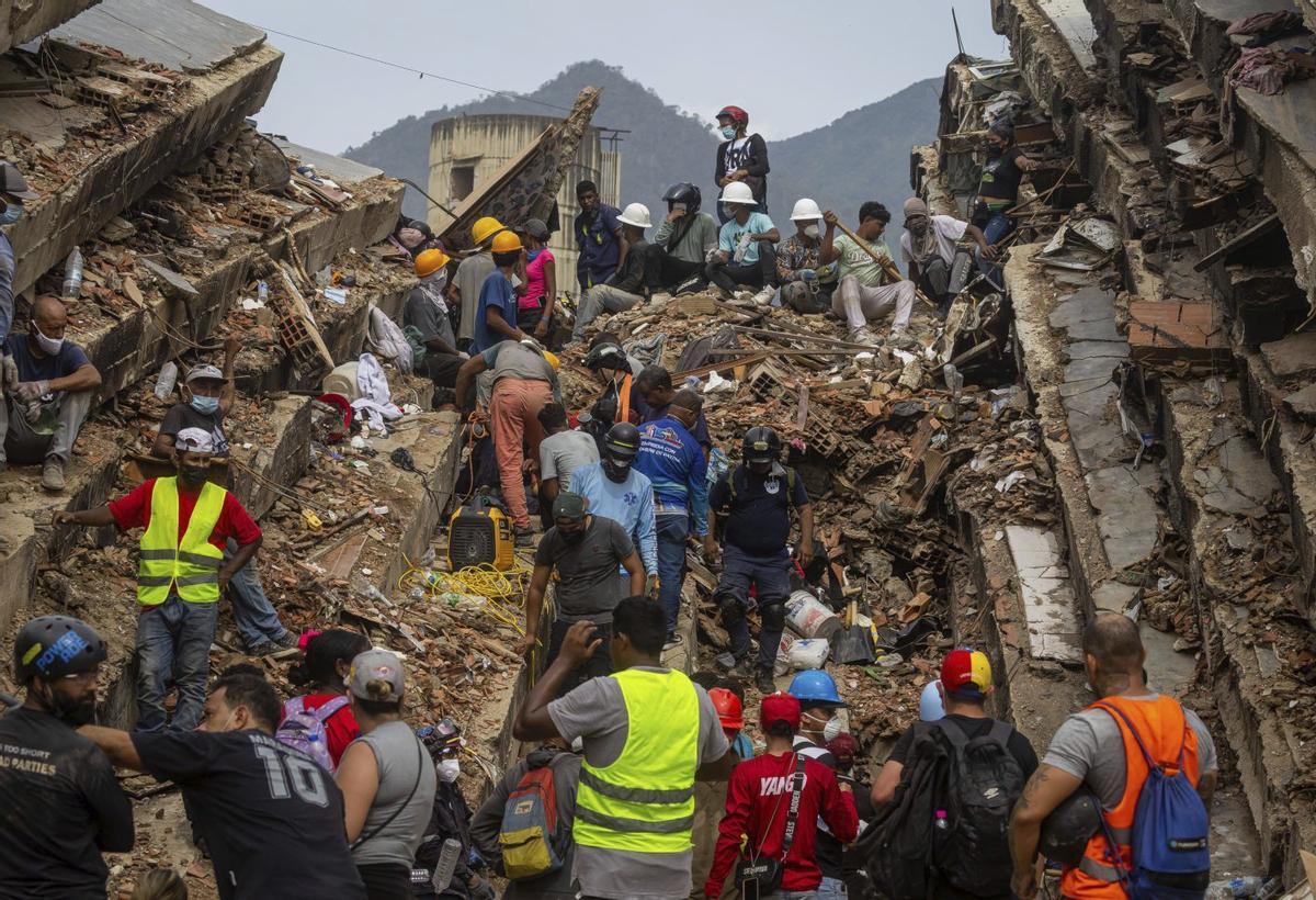 Veneçuela afronta la reconstrucció ja sense esperances de trobar supervivents