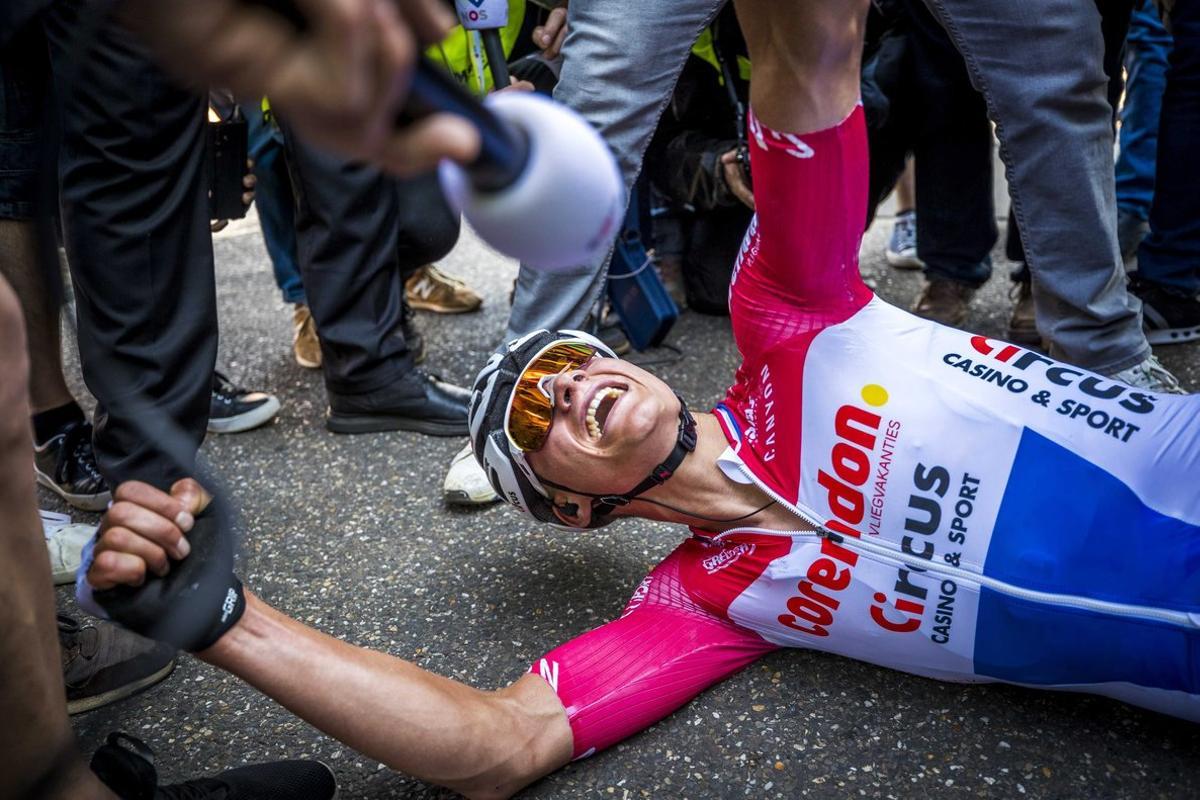 71986374. Vilt (Netherlands), 21/04/2019.- Dutch cyclist Mathieu van der Poel has won the 54th edition of the Amstel Gold Race in Vilt, the Netherlands, 21 April 2019. (Ciclismo, Países Bajos; Holanda) EFE/EPA/MARCEL VAN HOORN