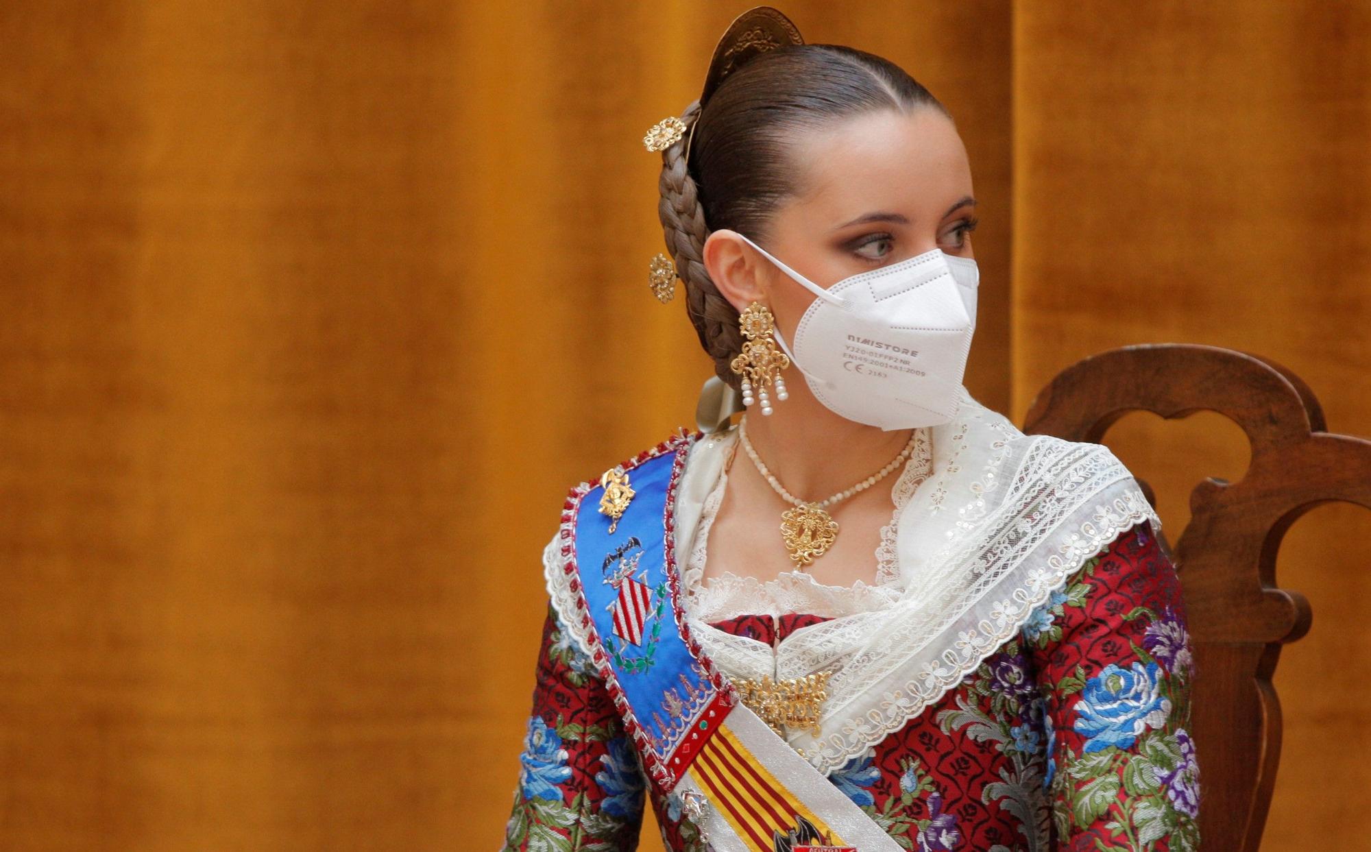 Sábado de Fallas en abril para Consuelo Llobell y la corte