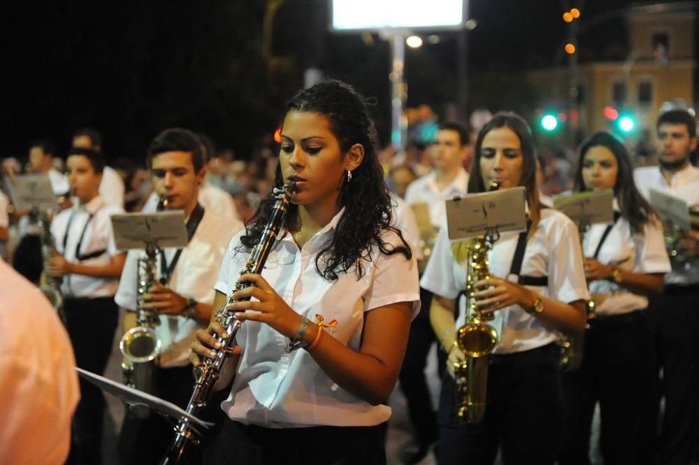 Desfile de Moros y Cristianos por las calles de Mu