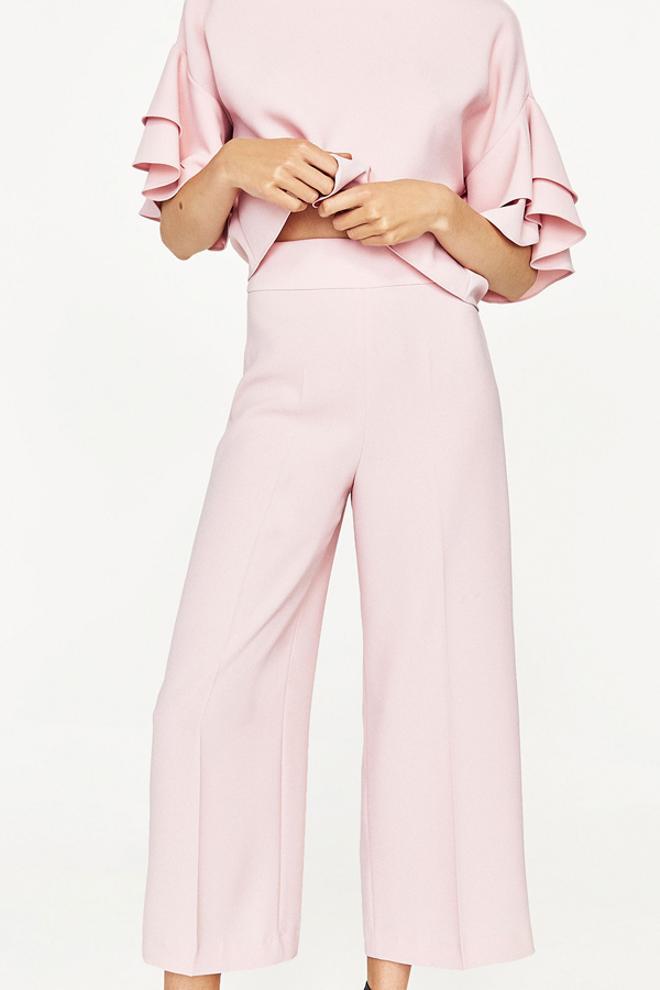 Pantalón culotte de Zara con top de volantes