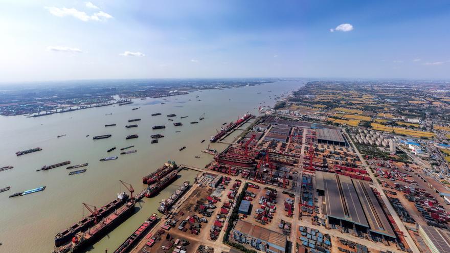El naval chino depreda el mercado global: asume ya cuatro de cinco nuevos pedidos