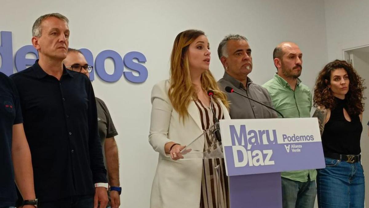 Maru Díez junto al resto de compañeros de Podemos Aragón.