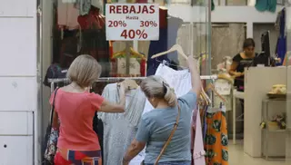 La inflación y el calor disipan las buenas expectativas de las rebajas de verano