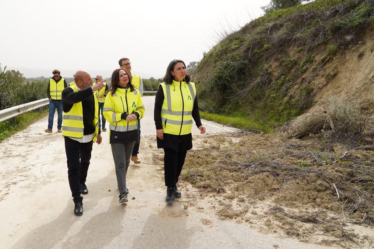 Rocío Díaz espera abrir un paso seguro sin desvíos antes del fin de semana entre los Algodonales y la serranía de Ronda.