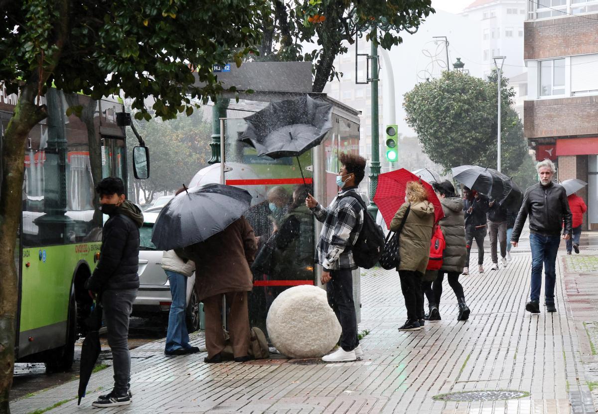 La lluvia y el viento se hicieron presentes hoy en Vigo