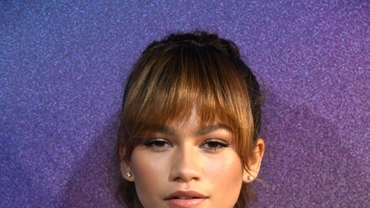 Zendaya con vestido corto y blanco de novia de Nina Ricci