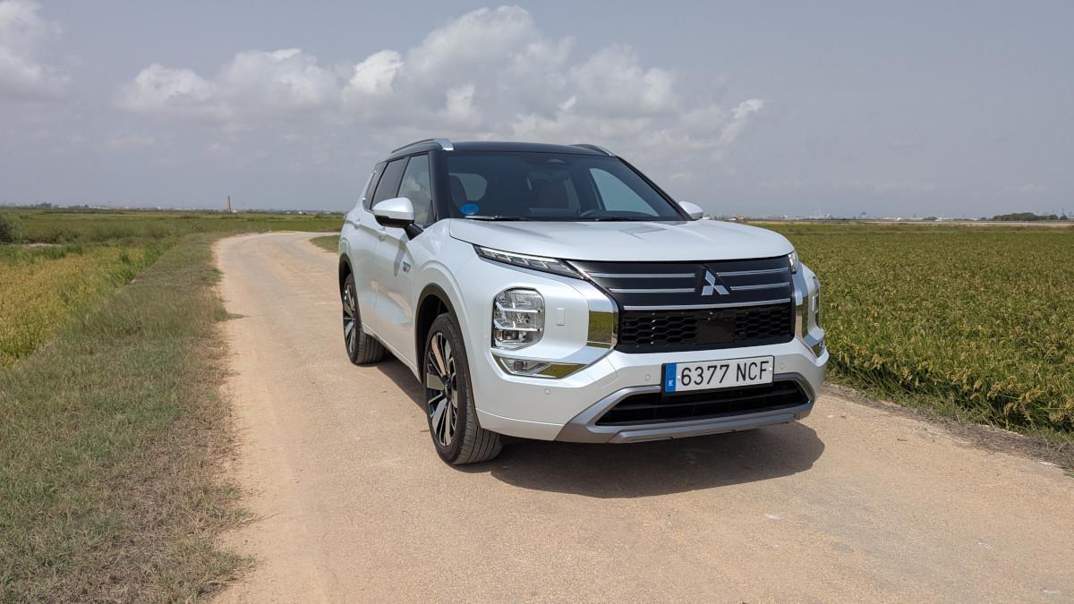Mitsubishi Outlander PHEV Testi