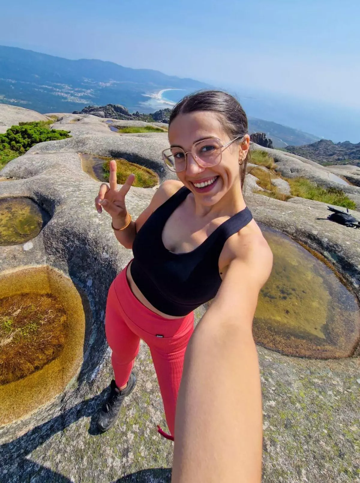 Unha ‘influencer’ de Cerceda que leva Galicia e as motos por bandeira