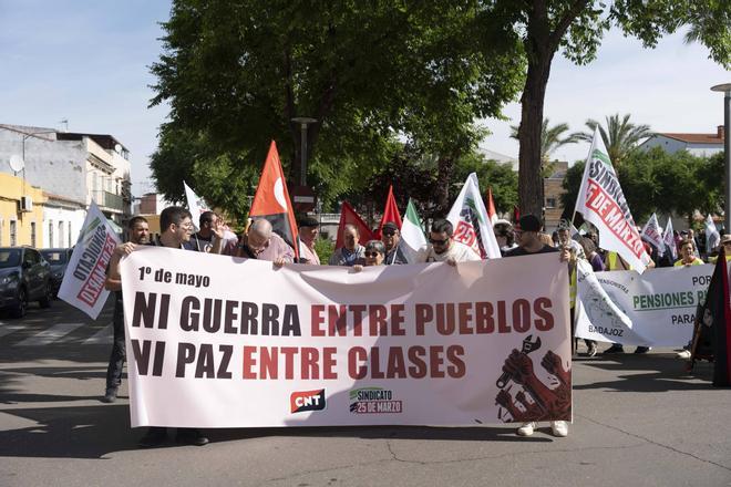 Fotogalería | Así se ha vivido la manifestación por el Día Internacional del Trabajo en Badajoz
