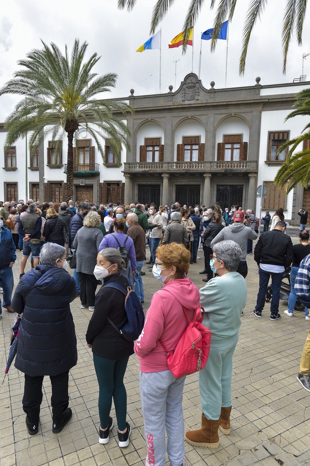 Concentración para exigir que se reanude la búsqueda de Manuel Navarro en Terranova