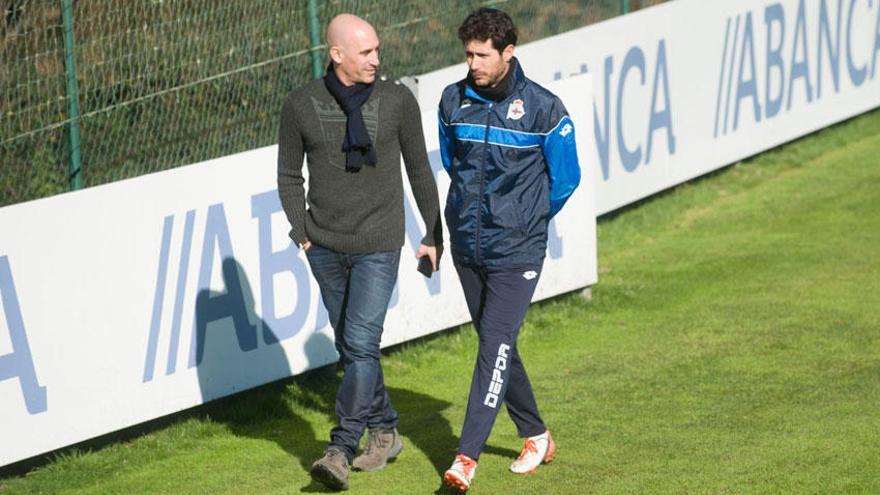 Luis Rubiales y Víctor Sánchez esta mañana en Abegondo.