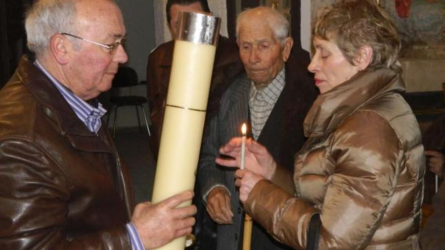 El homenajeado, durante la celebración religiosa en su honor.