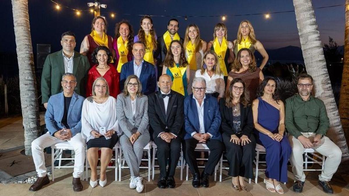 El Colegio de Médicos de Las Palmas homenajea en Lanzarote a profesionales con 50 y 25 años de trayectoria