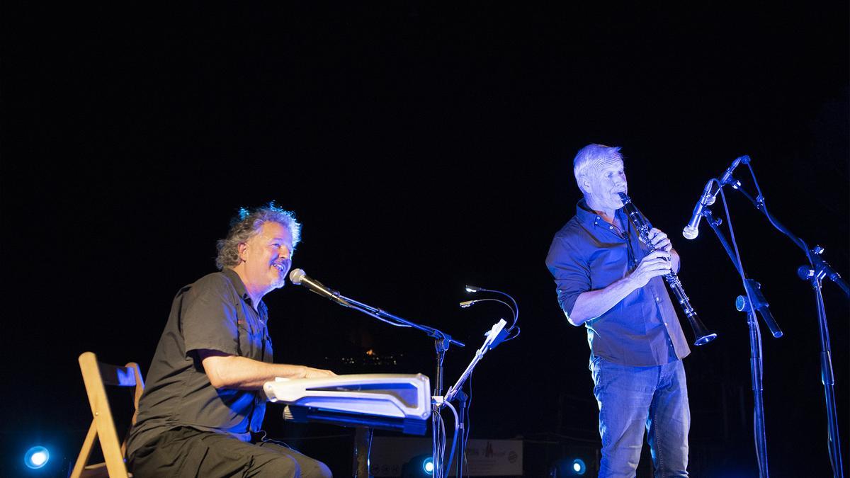 Imagen del concierto de Andreas Prittwitz, quien también es intérprete del clarinete y la flauta de pico.