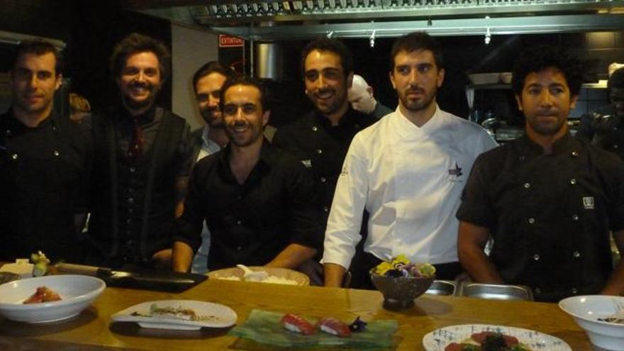 El equipo culinario que preparó el menú en Ombú.