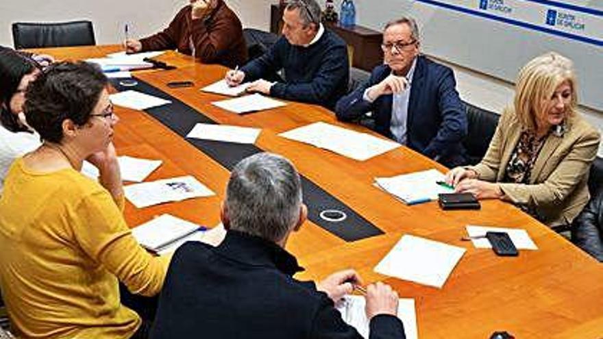 Reunión de Medio Rural con agricultores y representantes municipales.