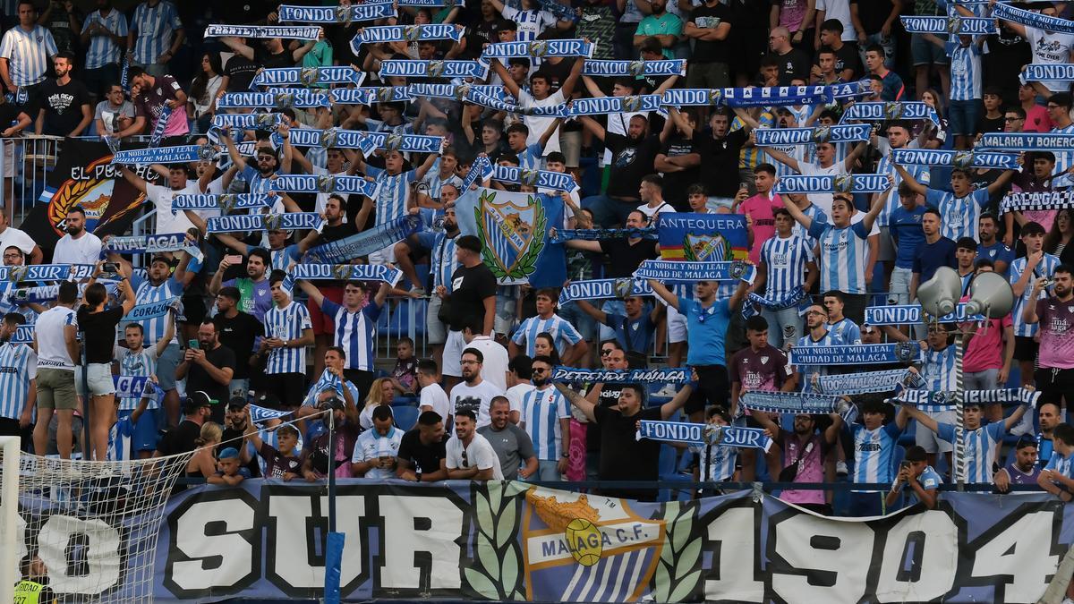 La afición blanquiazul, en el partido frente al Antequera.