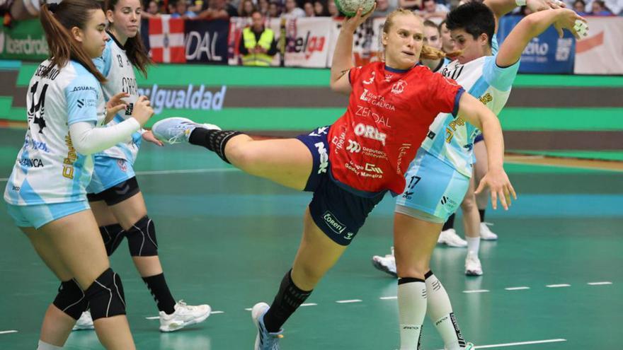 Zhukova lanza durante el último derbi. |  Alba Villar
