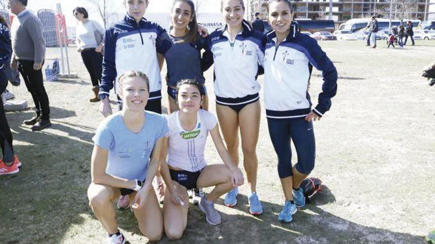 El equipo absoluto femenino que ayer quedó cuarto en Zaragoza. // @atletismogalego