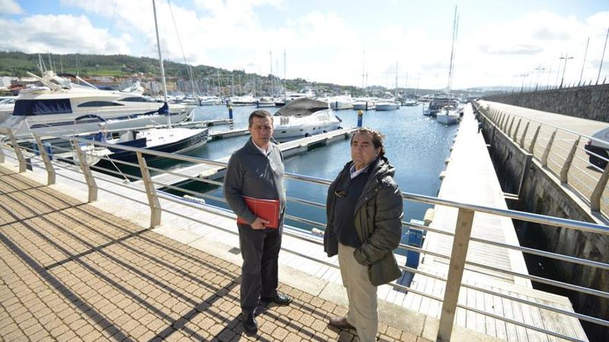 José Ricardo García y Alfonso Sueiro, de la Asociación Amarres del Puerto de Sanxenxo.