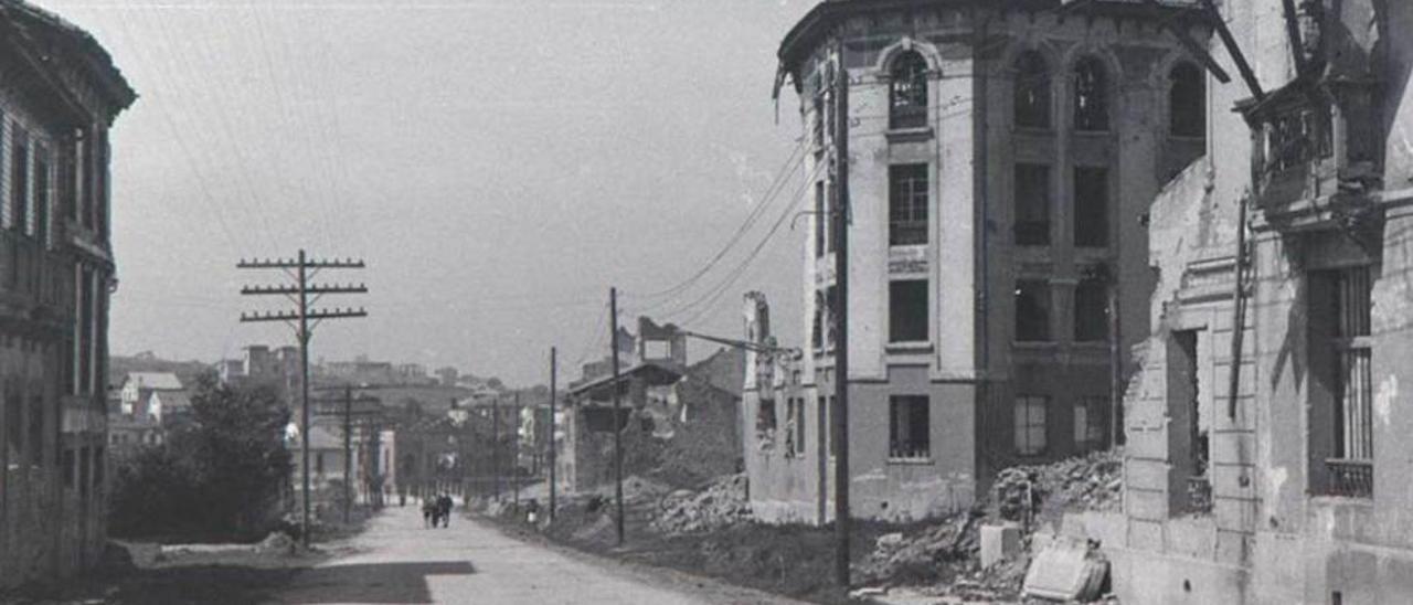 Devastación en el Oviedo de 1939.