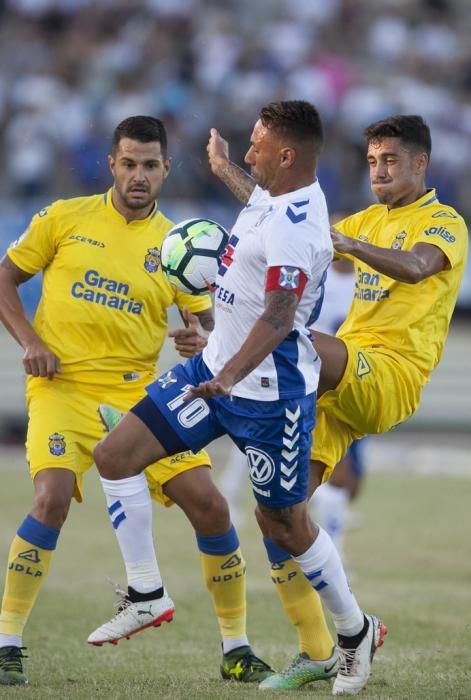 02/08/2017.DEPORTES.Partido de ida de la Copa Mahou entre el CD Tenerife y la UD Las Palmas..Fotos: Carsten W. Lauritsen