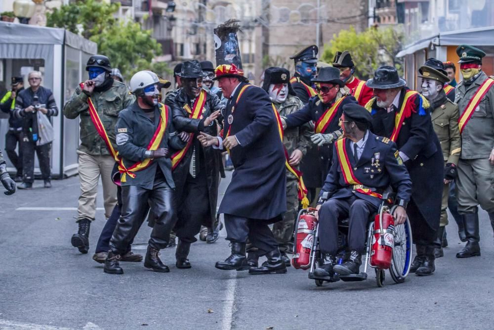 "Els Enfarinats" toman el poder en Ibi