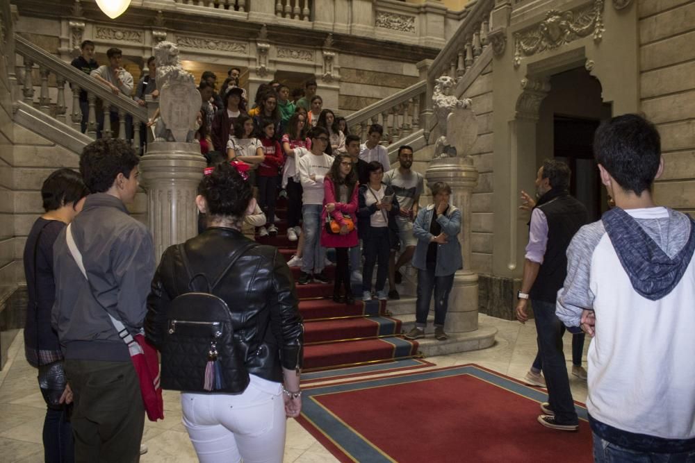 Visita de alumnos de Lugo al parlamento astuariano