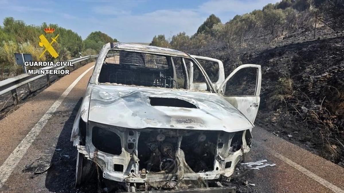 El fuego se originó por una fuga de gasolina en un grupo electrógeno transportado en un vehículo.