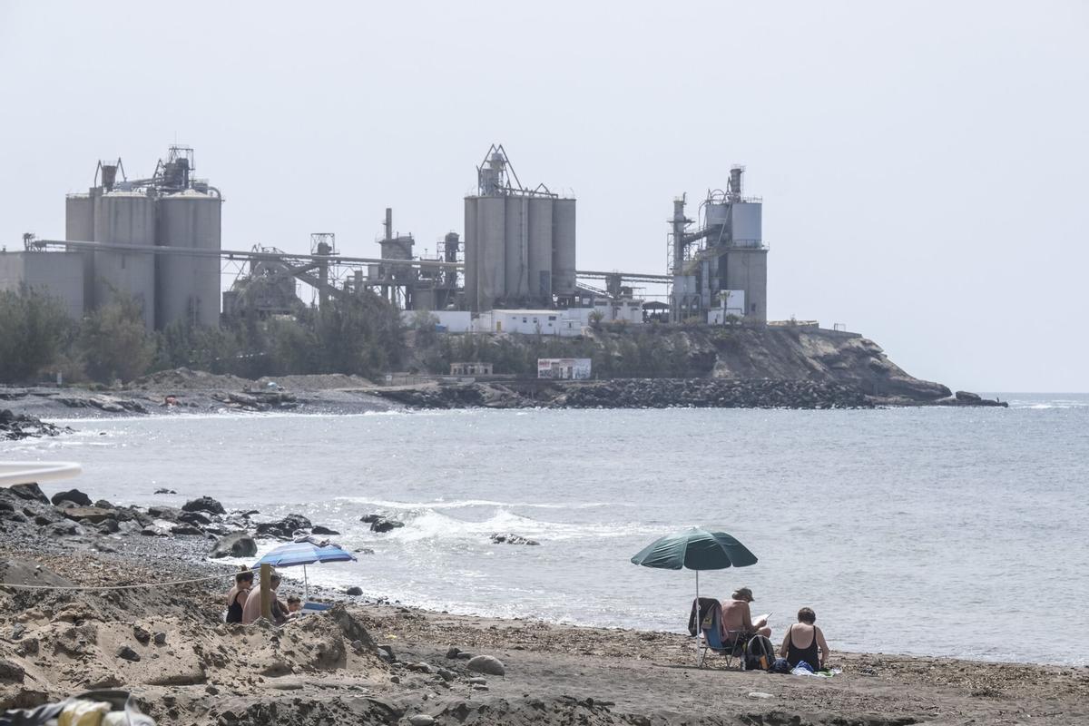 Las playas del sur recobran vida en Semana Santa