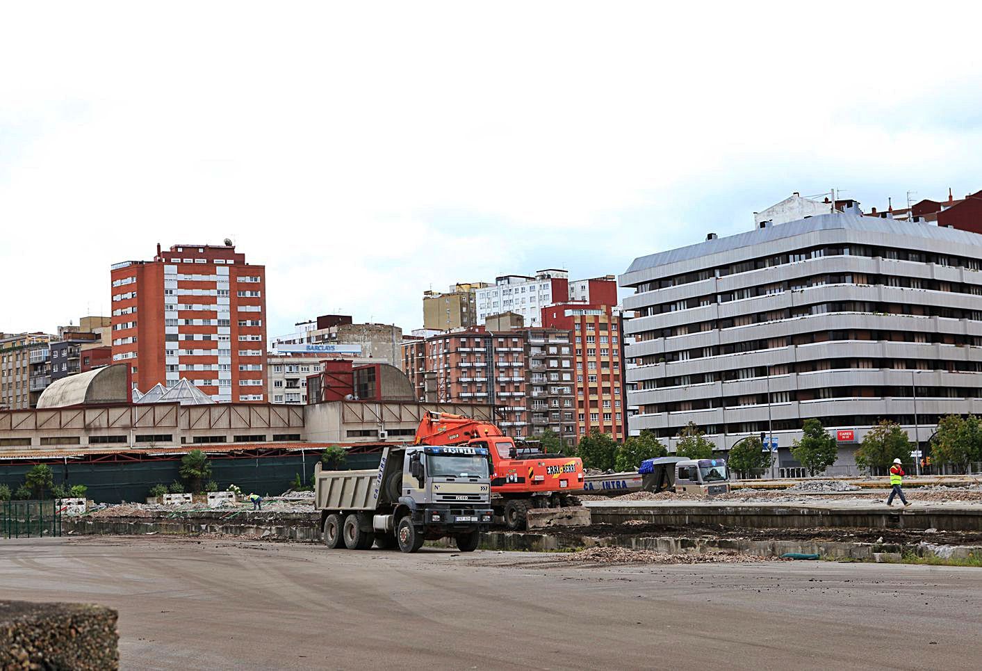 El derribo de la estación de El Humedal, en 2014. | Ángel González