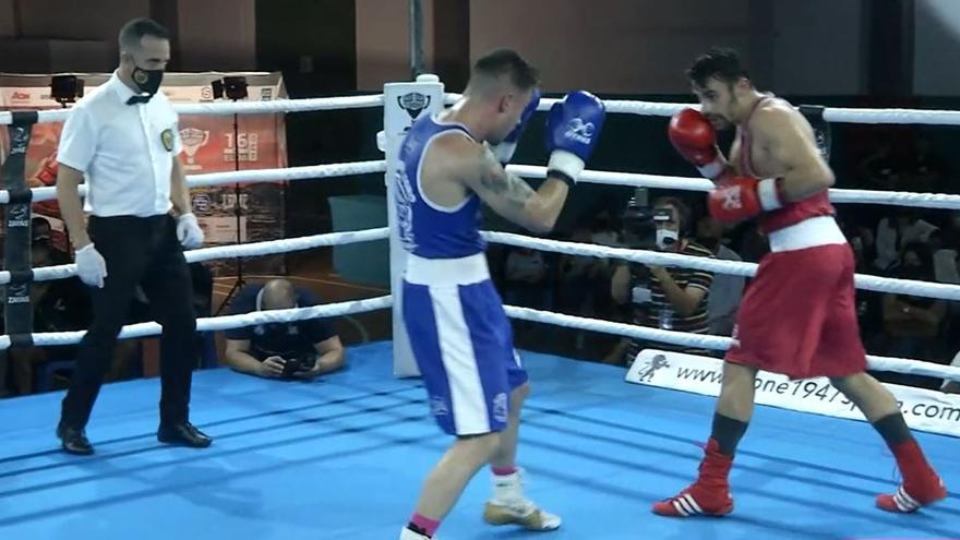 Un momento del combate celebrado en el pabellón Juan Carlos Verdú.