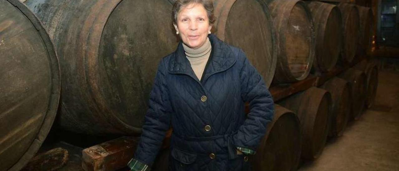 Milagros Guzmán en la bodega de La Navarra. // Rafa Vázquez