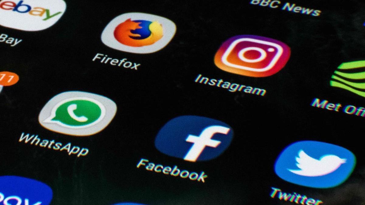 Facebook e Instagram, contras las &#039;fake news&#039; sobre la vacuna.