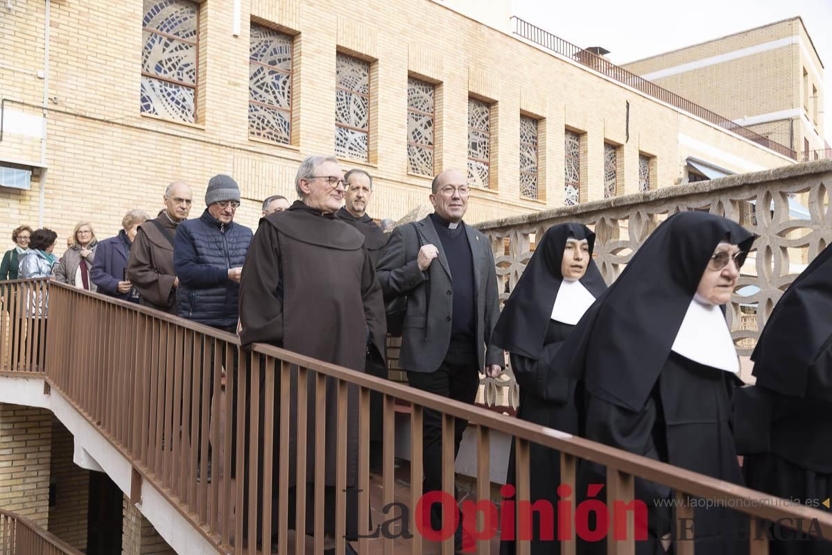 Así ha sido el traslado del cuatro y la reliquia de Santa Teresa de Jornet desde el Asilo hasta la Parroquia de la Concepción en Caravaca