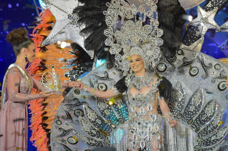 17-03-2019 SAN BARTOLOMÉ DE TIRAJANA. REINA CARNAVAL DE  MASPALOMAS.  Coronación de la reina.  ALBA DUNKERBECK MORALES. Fantasía: ?50 años de historia?. Fotógrafo: ANDRES CRUZ  | 17/03/2019 | Fotógrafo: Andrés Cruz