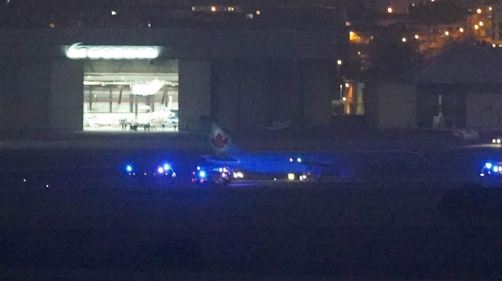 MADRID. 03.02.2020.  Aterrizaje de emergencia de un avion de Air Canada en el aeropuerto de Barajas.  FOTO: JOSE LUIS ROCA