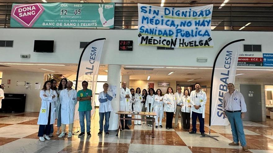 La huelga de médicos obliga a suspender en Baleares 55 operaciones y miles de consultas