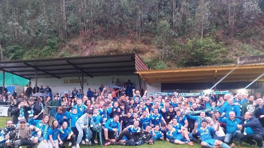 La celebración del ascenso del Cornellana (Salas), en imágenes