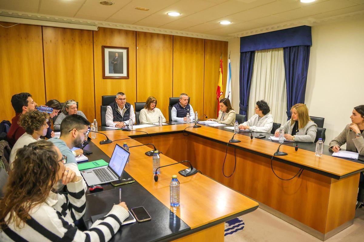 La Corporación municipal de Ribadumia.
