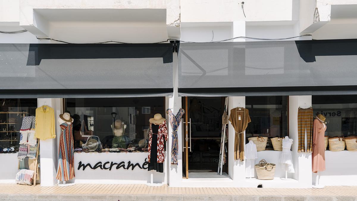 Tienda De Moda Macramé En La Calle Pla De Rei En Sant Francesc.