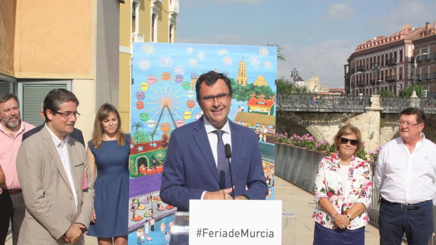 José Ballesta durante la presentación del programa de fiestas