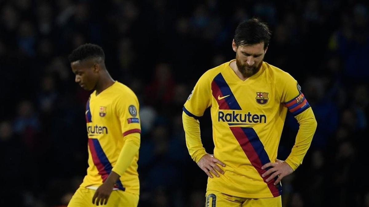 Leo Messi, pensativo, tras recibir el Barça el gol.