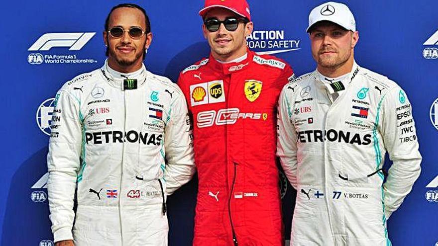 Lewis Hamilton, Charles Leclerc i Valtteri Bottas.