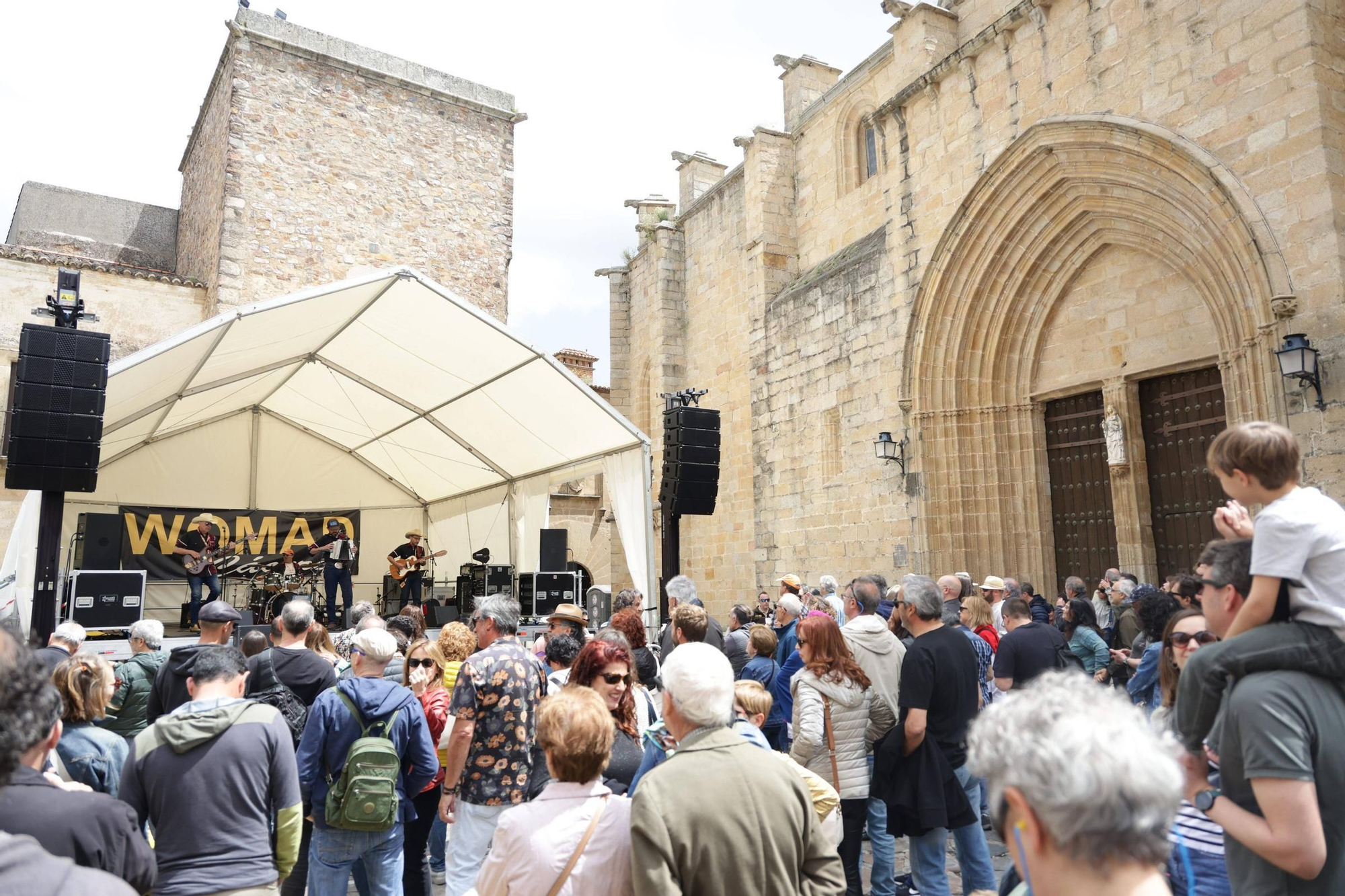 Las imágenes del concierto de Conjunto Santo Antonio, el primero de este sábado en Womad Cáceres