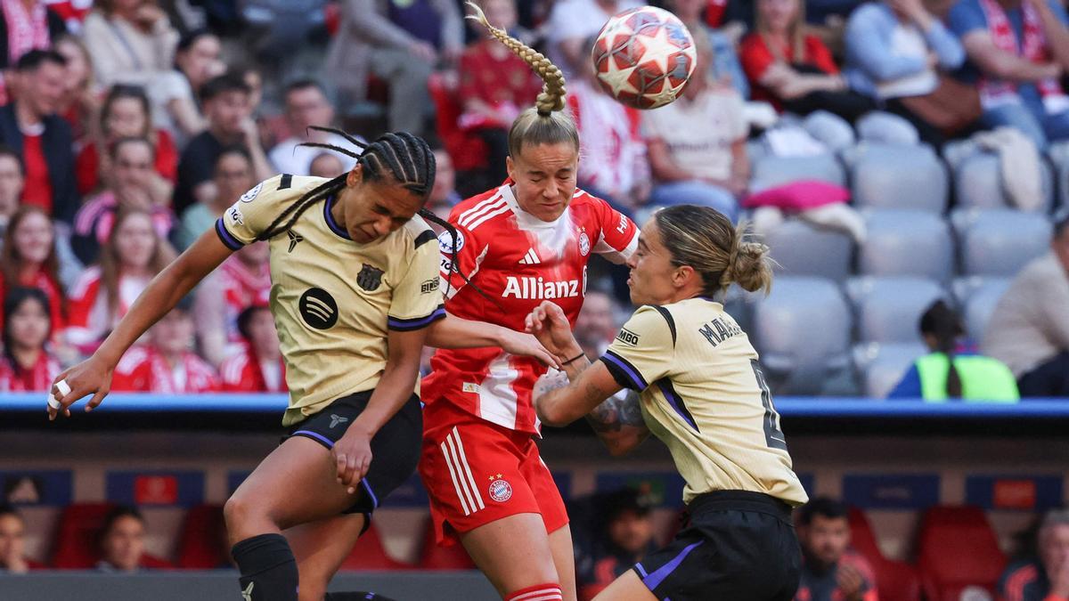 Semifinales de la Liga de Campeones Femenina de la UEFA: partido de ida entre el FC Bayern de Múnich y el FC Barcelona en Múnich.