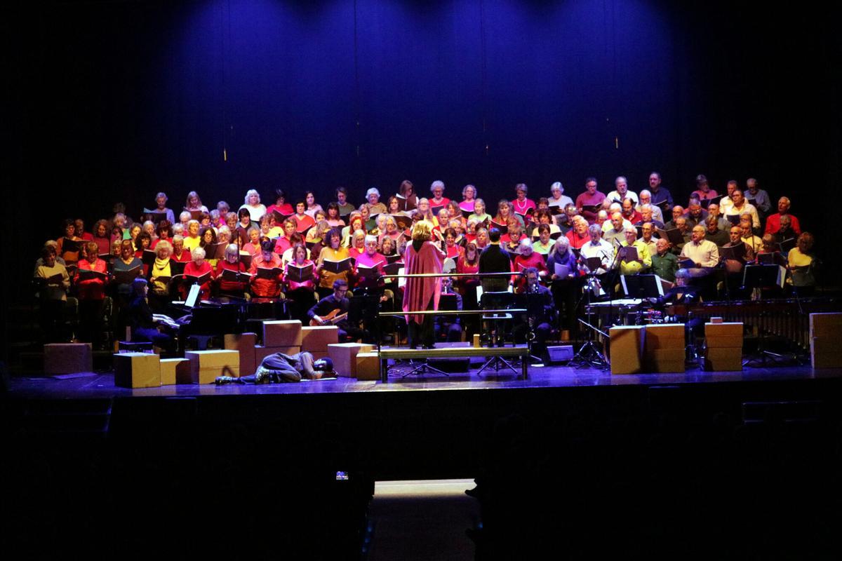 Les imatges de la cantata 'A la ciutat' de Figueres Les imatges de la cantata 'A la ciutat' de Figueres