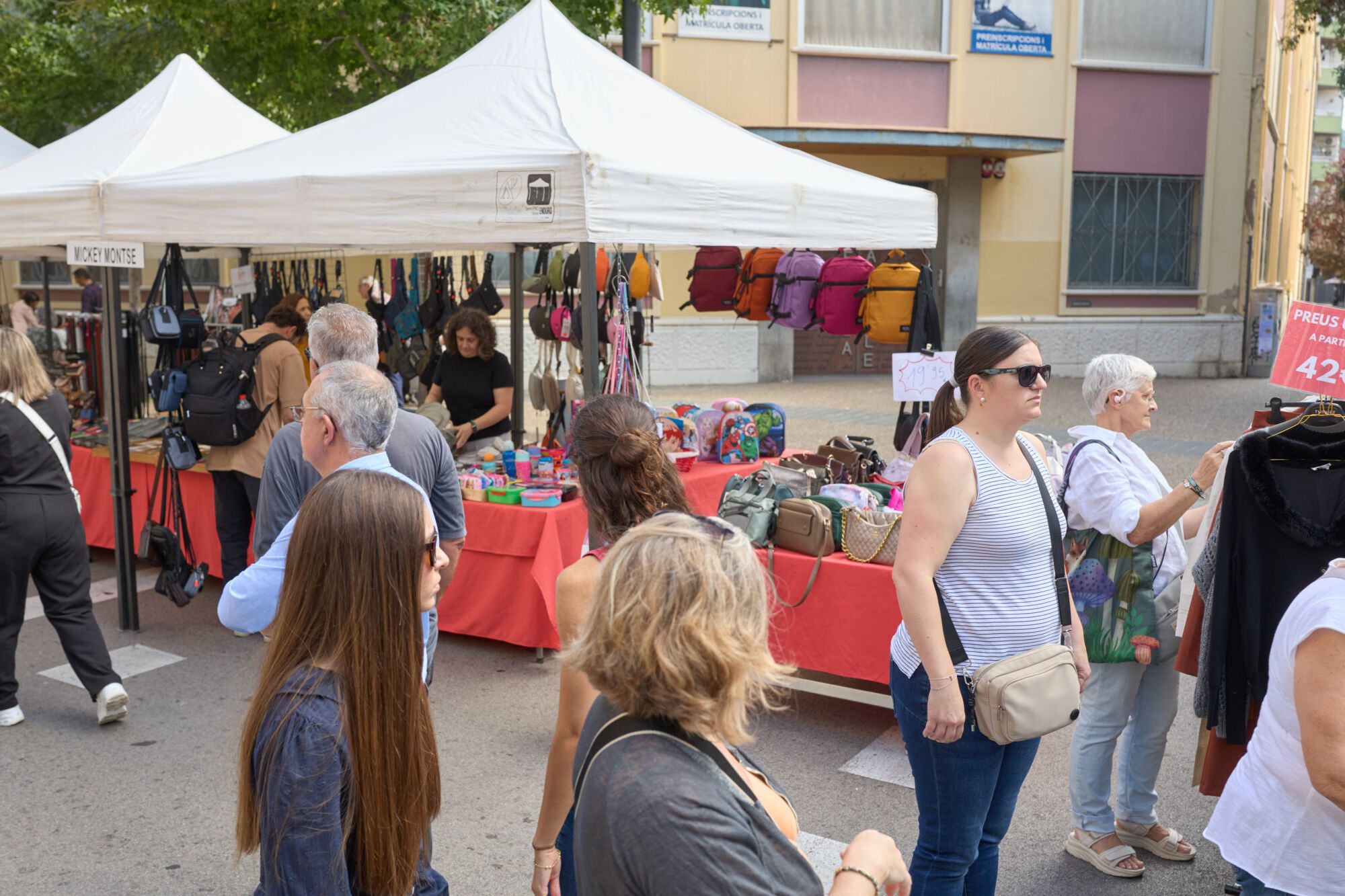 Botiga al carrer al c/ Migdia